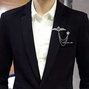 Broche de Borla con Alas de Ángel para Hombre Aleación Diamante de Imitación Corona Colgante de Estrella Solapa Regalo