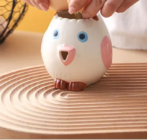 Separador de claras de cerámica detalle, herramienta de horneado con forma de pollito.