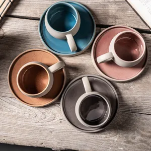 Juego de taza y plato de café retro de cerámica gruesa estilo japonés vista principal