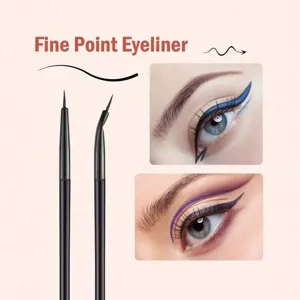 Fijne eyelinerkwast met recht en gebogen hoofd voor een nauwkeurige make-upapplicatie.