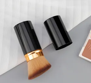 Tragbarer ausziehbarer Make-up-Pinsel Detail, weiche Synthetikborsten für Puder und Rouge.