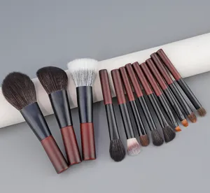 Lot de 12 mini pinceaux de maquillage avec poignées courtes portables pour beauté voyage.