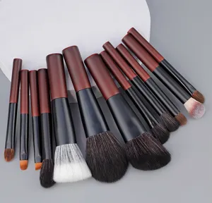 Mini kit de 12 pinceaux de maquillage à manches courts, poils doux pour voyage et usage quotidien.