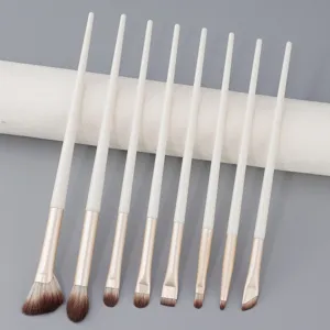 Set van 8 make-up kwasten met lange steel voor precieze oogmake-up, eyeliner en wenkbrauwen.