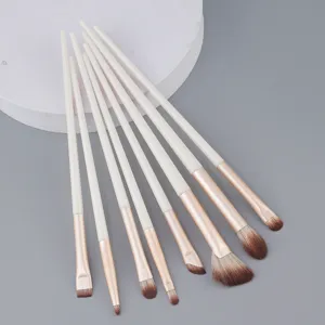 Gedetailleerd overzicht van de 8-delige precisie oogmake-up penselenset met diverse fijne punten.