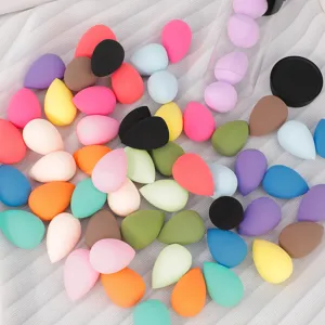 Mini makeup sponge beauty blender set, soft non-latex blending puff for liquid foundation.