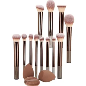 Set van 12 make-up penselen met cosmetische sponzen en poederdons, professionele kwasten.