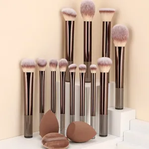 12-delige make-up penselen set met poederkwasten, make-up sponzen en poederdons voor dagelijks gebruik.