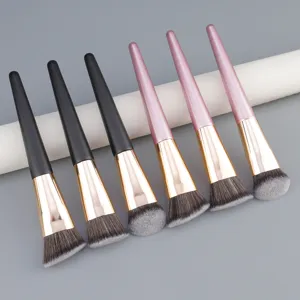 Professionele make-up foundation borstel set met zachte haren voor een vlekkeloze dekking.