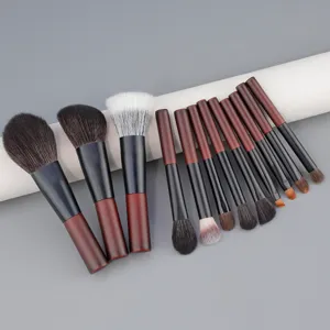 Kit de Pinceaux de Maquillage Mini Portable Manche Court Pinceaux Poudre Fond de Teint Fard à Paupières Outils Cosmétiques