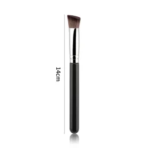 Professional angled makeup brush for concealer and highlighter, soft bristles, 14cm length.