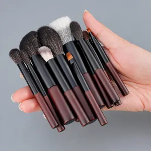 Kit de pinceaux de maquillage portables mini à manches courts, pour poudre et yeux.