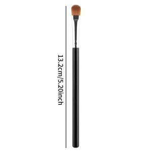 Brocha de maquillaje profesional individual con mango negro y cerdas marrones para ojos.
