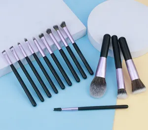 14-teiliges tragbares Make-up-Pinsel-Set mit weichen Pinselhaaren für Reisen und Details.