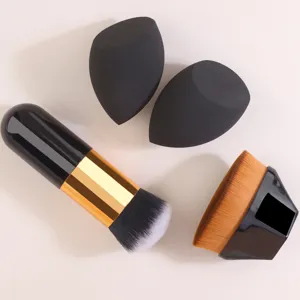 4-teiliges Make-up-Pinsel- und Make-up-Schwamm-Set, weiche, nahtlose Foundation-Auftragswerkzeuge.