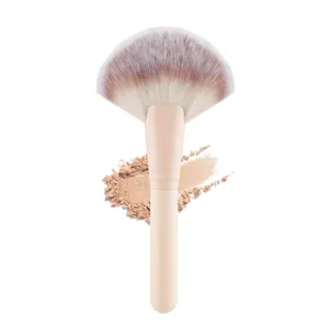 Large Fan Shape Makeup Brush With Soft Synthetic Bristles Wooden Handle Professional Face Powder Highlighter Beauty Tool