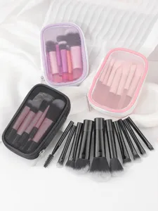 Vista detallada del juego de 10 brochas de maquillaje con bolsas de malla para almacenamiento.