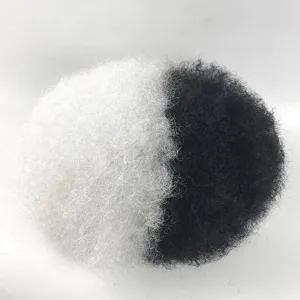 Grande perruque afro crépue et duveteuse, cheveux de clown noir et blanc pour détail.