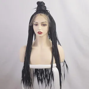 Détail de perruque lace front tressée noire, montrant la texture des tresses et chignon.