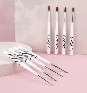Set di 8 pennelli per nail art con pennelli di precisione e dettagli per manicure.