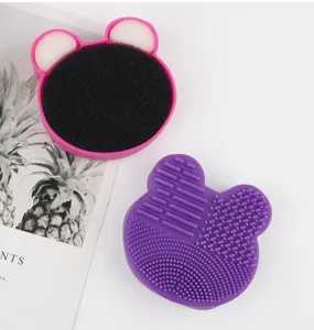 Silicone makeup brush cleaner mat and dry sponge box set with cute mouse design for easy cleaning.