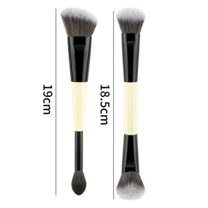 Pinceau de maquillage double embout professionnel avec poils doux pour poudrer et sculpter.