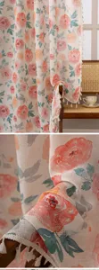 Nahaufnahme und Szene des koreanischen Blumen-Leinenvorhangs mit filigranem Quastenrand.