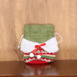 Weihnachtsgestrickter Kordelzug Geschenktüte, festliche Apfel- und Bonbontasche mit Plüschkragen.