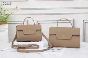Borsa a mano elegante in vera pelle con patta e manico, borsa a tracolla chic da donna.