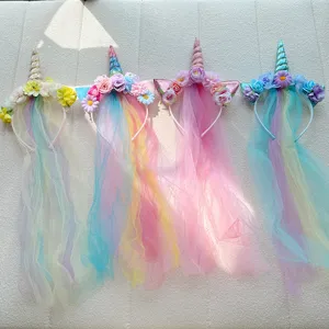 Süßes Einhorn Haarband mit bunten Blumen und Farbverlauf Tüll Schleier für Mädchen Party.