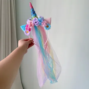 Regenbogen Einhorn Haarreif mit Farbverlauf Tüll Schleier und Blumen Haarschmuck für Mädchen.