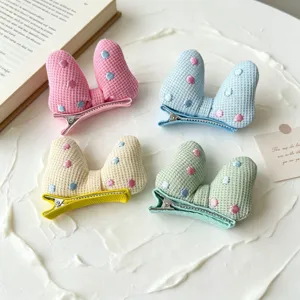 Detailansicht süßer 3D Schleifen Haarspangen für Kinder, bunte Waffelstoff Haarschmuck Set.