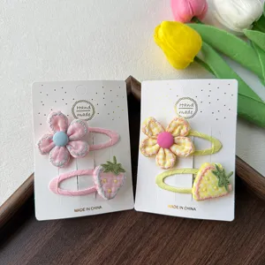 Ensemble barrette cheveux en tissu pour enfants, joli motif fleur et fraise pour petites filles.