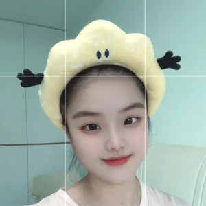 Joli serre-tête nuage jaune en peluche bandeau drôle pour lavage de visage et maquillage.