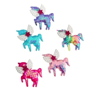 Accessoires DIY pince à cheveux licorne à paillettes, patchs poney colorés avec ailes.