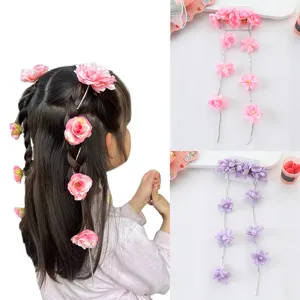 Lindo pasador de pelo de flores con cadena de cristal, elegante accesorio para niñas y mujeres.