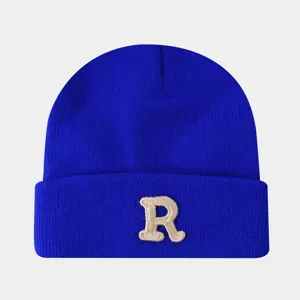 Bonnet en tricot bleu avec lettre R brodée, bonnet chaud d'hiver pour hommes et femmes.
