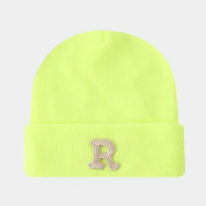 Bonnet en tricot jaune néon avec écusson lettre R brodé, bonnet d'hiver chaud et tendance.