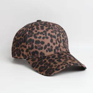 Leopard print baseball cap for women and men, stylish outdoor sun protection duck tongue hat.