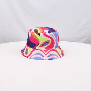 Detailansicht des retro farbenfrohen abstrakten Musters auf diesem stylischen Damen Sonnenhut.