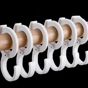 Multifunctionele witte plastic S-haken met winddicht ontwerp voor thuis- en keukenopslag.