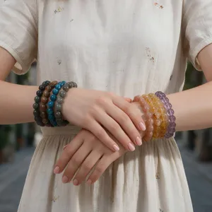 Set van gekleurde kristallen edelsteen kralen armbanden, esthetische stapelsieraden voor dames.