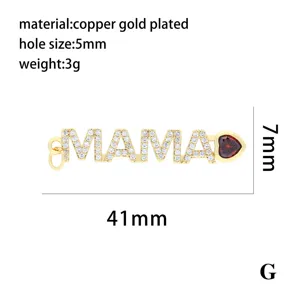 Pendentif lettre MAMA en cuivre plaque or avec strass cristal et coeur rouge pour bijoux.