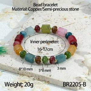 Gedetailleerd overzicht van de kleurrijke edelsteen kralenarmband met precieze maten.