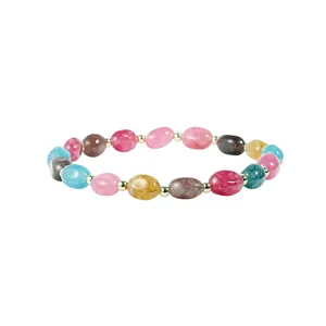Gedetailleerd overzicht van kleurrijke toermalijn kralenarmband, elegante sieraden.