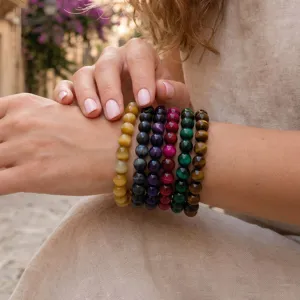 Detail van kleurrijke edelsteen kralen armband, vintage stijl voor dagelijks.