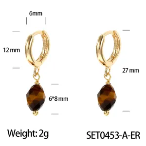 Pendientes de aro dorados retro con colgante de piedra marrón, elegantes joyas vintage.