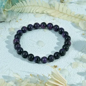 Prachtig detail van edelsteenkralenarmband, stijlvol unisex sieradenaccessoire voor dagelijks gebruik.