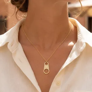 Collier pendentif languette de canette minimaliste plaqué or avec zircons scintillants