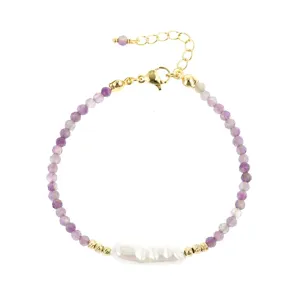Armband van gefacetteerde amethistkralen en barokparel, elegante verstelbare gouden sieraden.